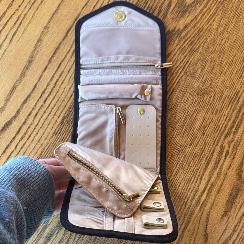 6x6 Folding Jewelry Organizer